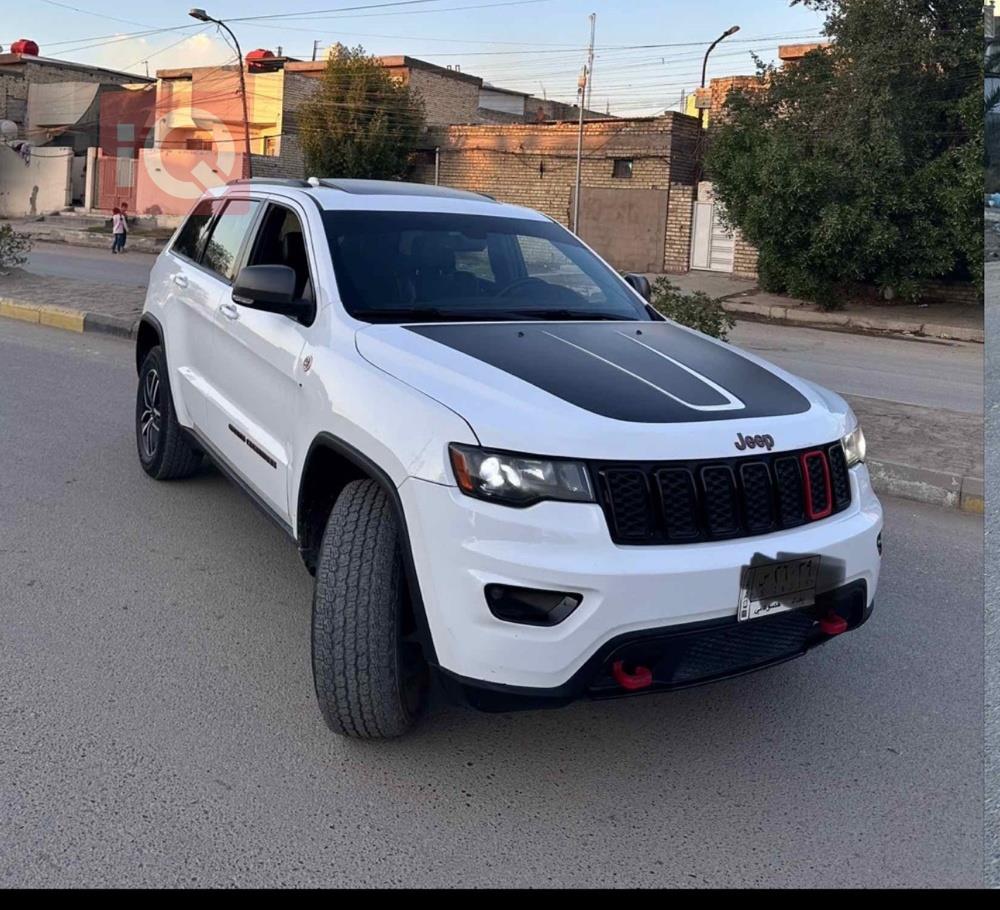 جیپ گراند شیرۆکی